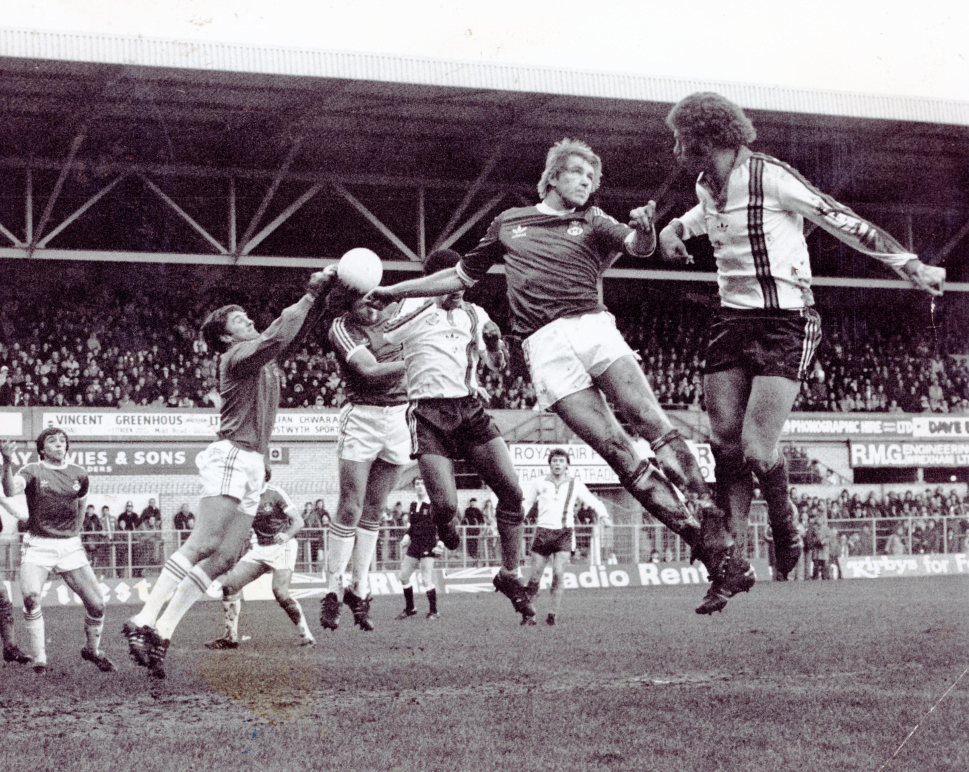 Mike Saxby lends his support to a Luton attack
